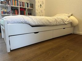 Bett 90cm x 200cm mit Stauraum (2 verfügbar)