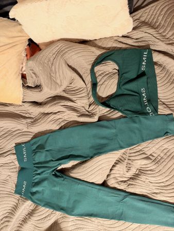 Sport Set Smilodox grün Leggings und Top guter Zustand M