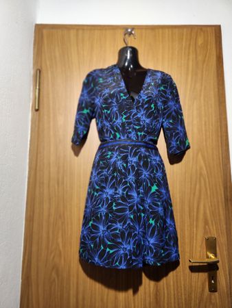 Robe soie  d'été fleurie Les Petites Paris taille S/M
