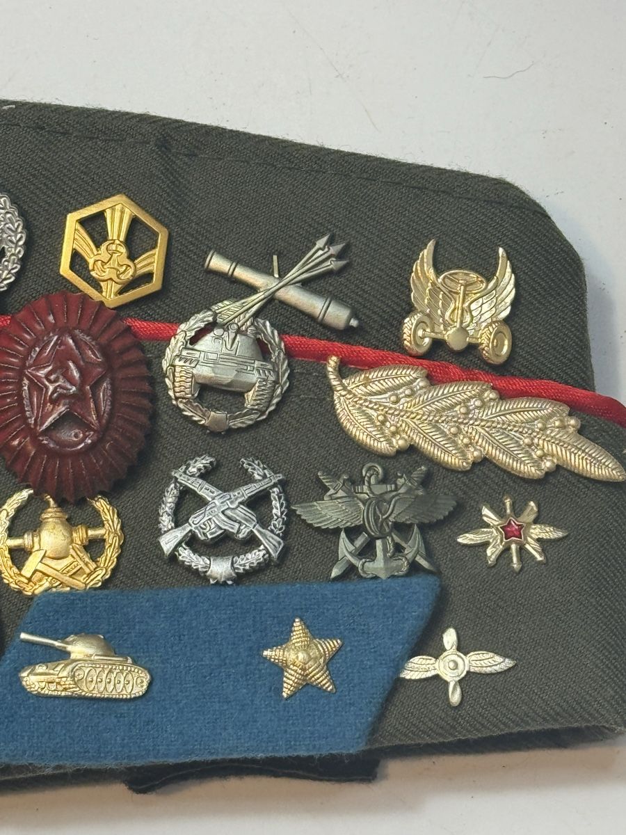 Chapeaux, bonnets & casquettes: Russischer Militär Hut mit Abzeichen – D'occasion à Grenchen par swiss.antiques 3
