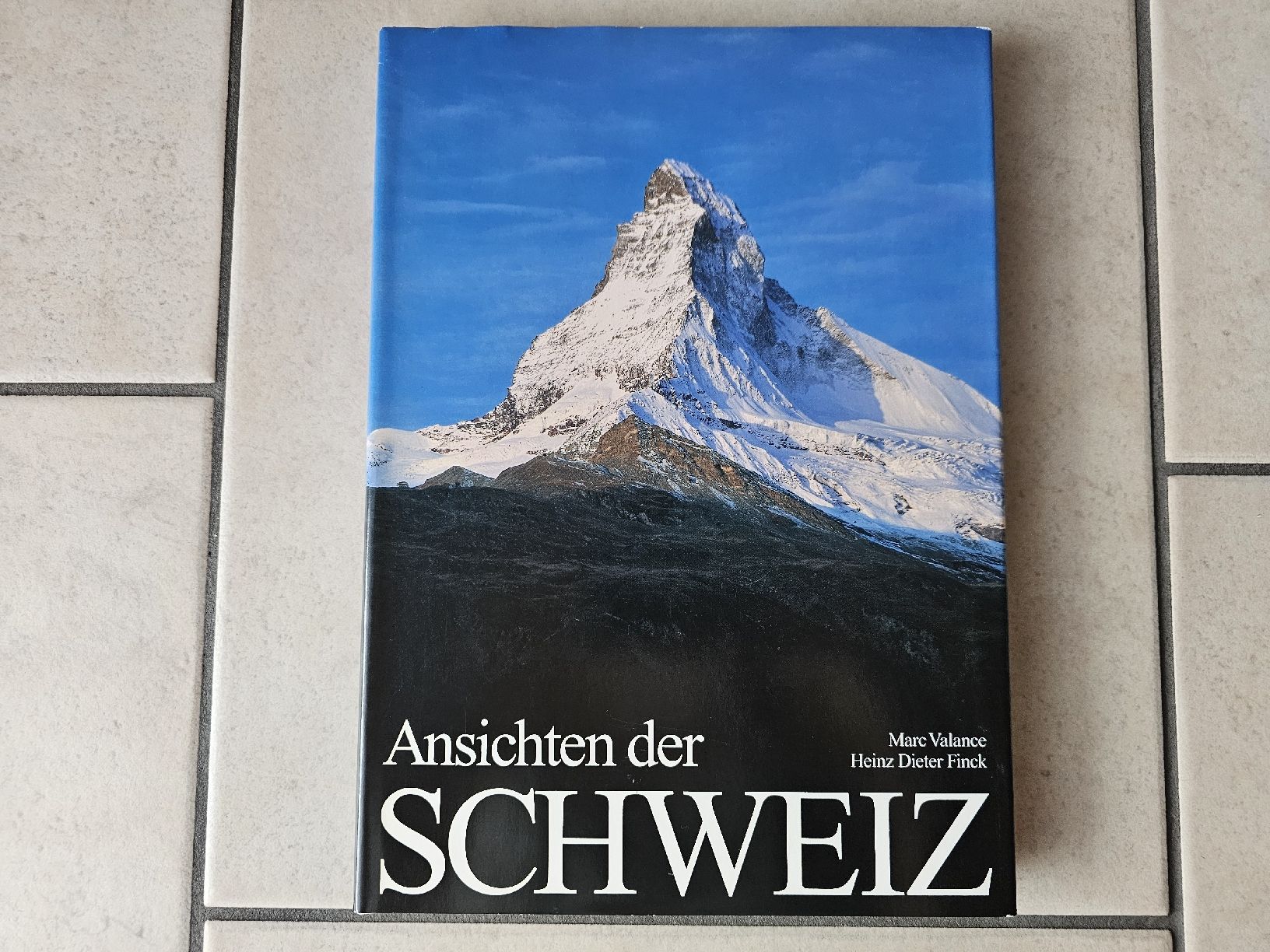 Libri: Ansichten der Schweiz  /  237 Seiten – Usato da Schneisingen venduto da backstore24