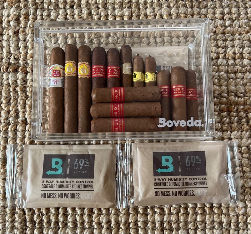 Cigar Collection with Boveda Acrylic Humidor Kaufen auf Ricardo