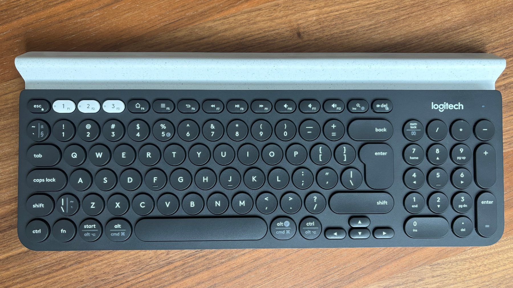 Logitech Tastiere: Logitech K780 Multi-Device Kabellos Tastatur – Usato da Zürich venduto da sza_f79y