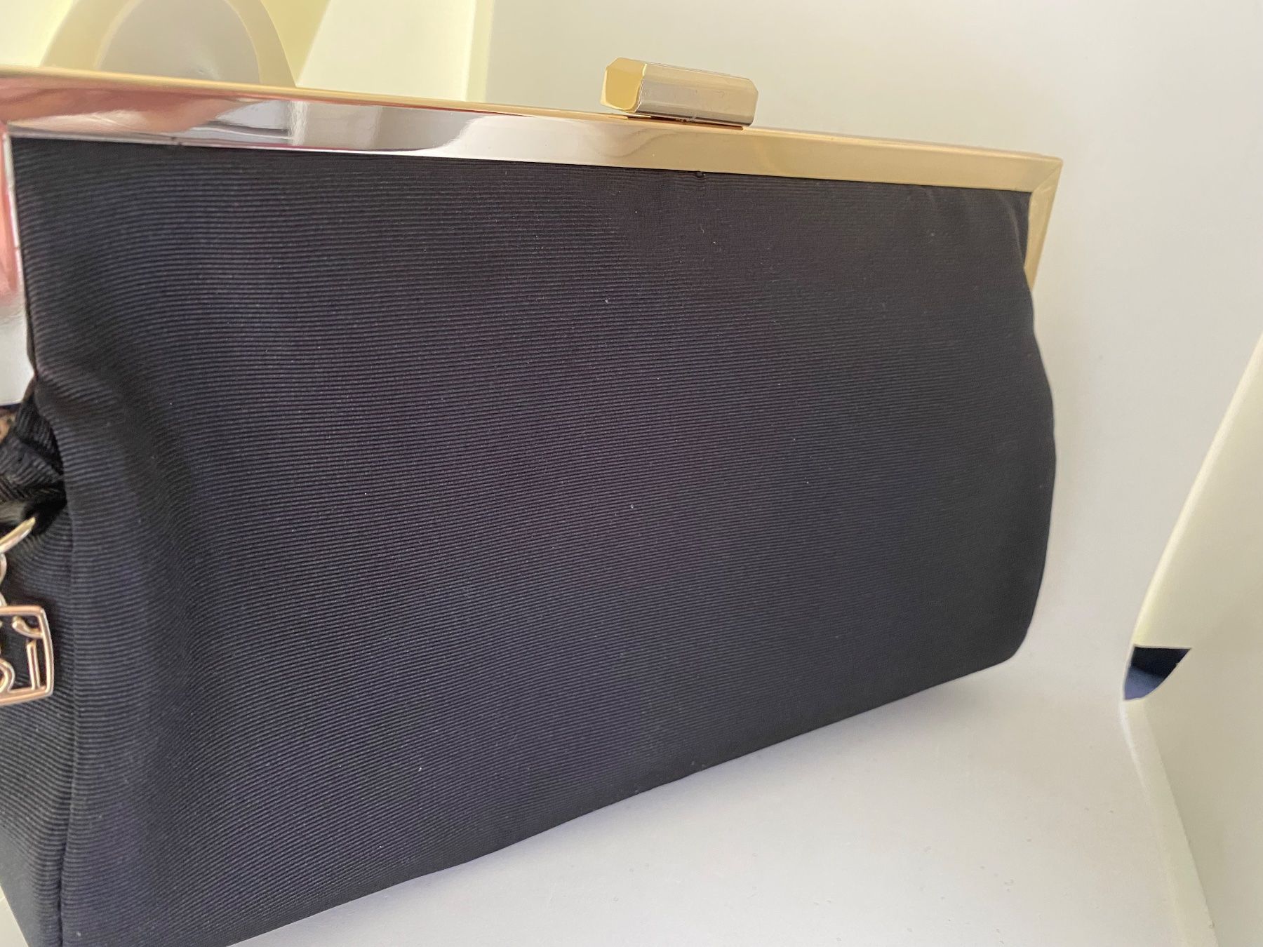 Armani Borse da donna: Pochette sac Giorgio Armani – Nuovo e nell'imballaggio originale da Bouveret venduto da wes_7zll 1