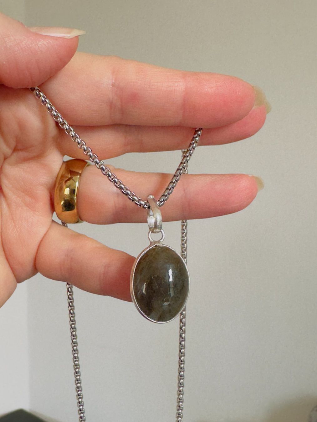 Ketten: Fashionable labradorite necklace – Neu und originalverpackt aus Genève von AGBERG 5