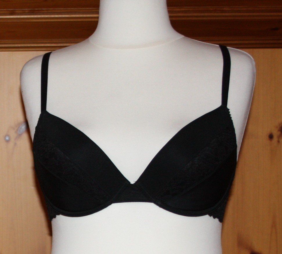 Altra biancheria intima: BH schwarz Gr. L (28) – Usato da Flüelen venduto da Diversicum-Textil