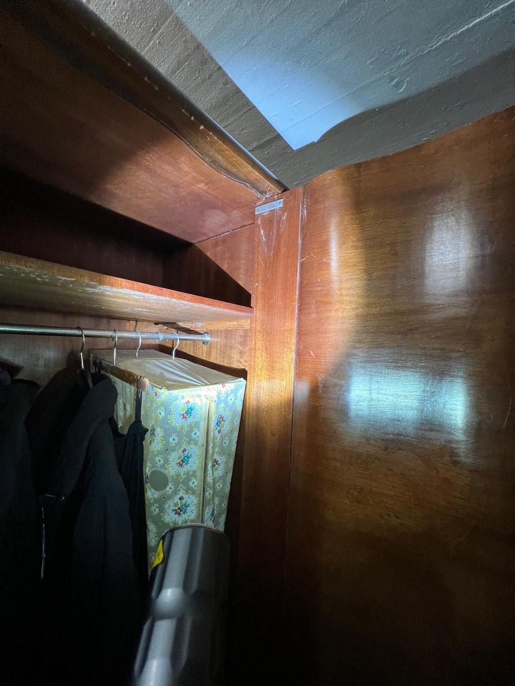 Armadi: Massivholz Kleiderschrank – Usato da Unterägeri venduto da Hallihallox 5