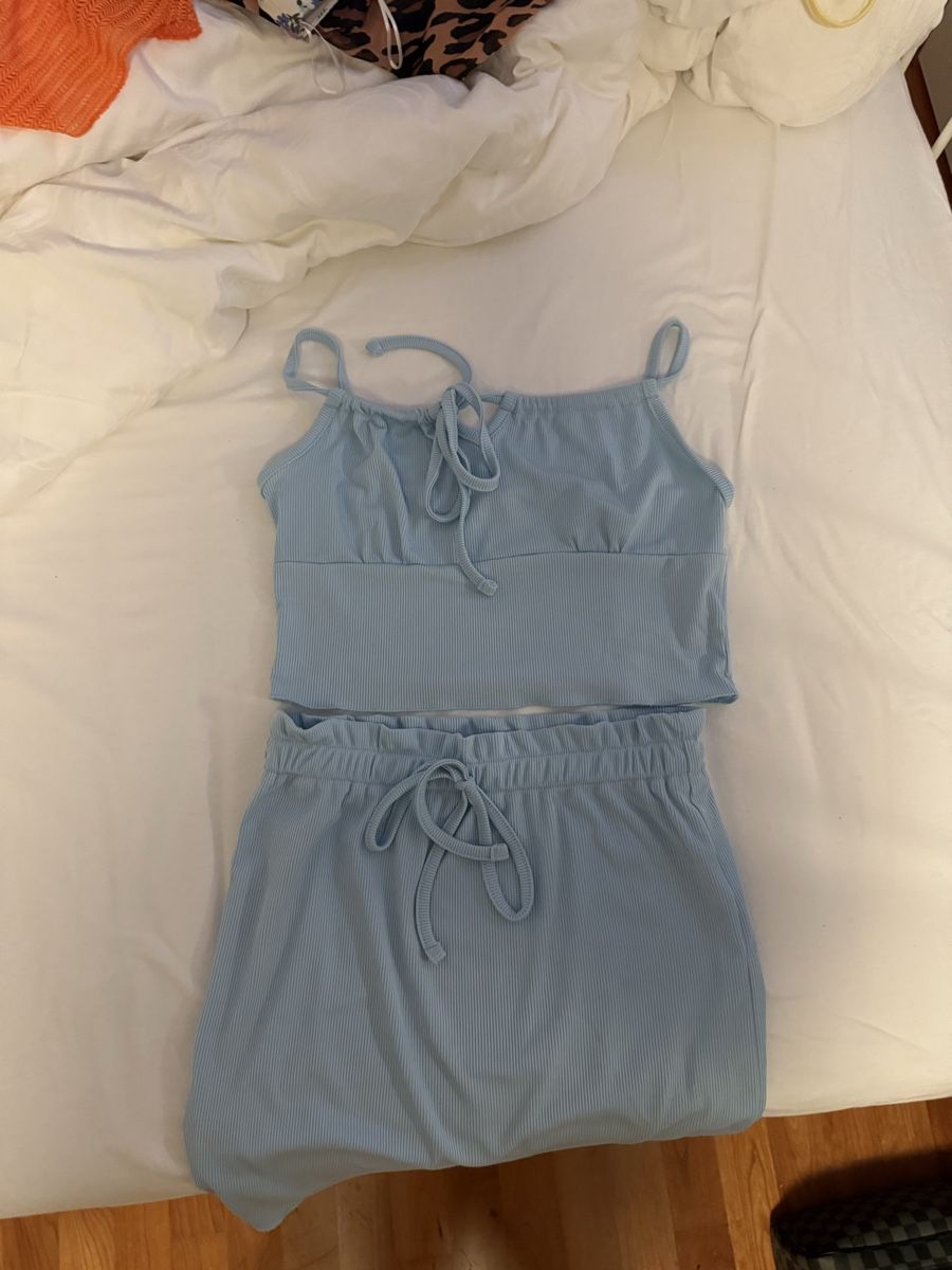 Vestiti: Sommer Set in Hellblau, Grösse M, Top & Rock – Usato da Dietlikon venduto da lizz.yy