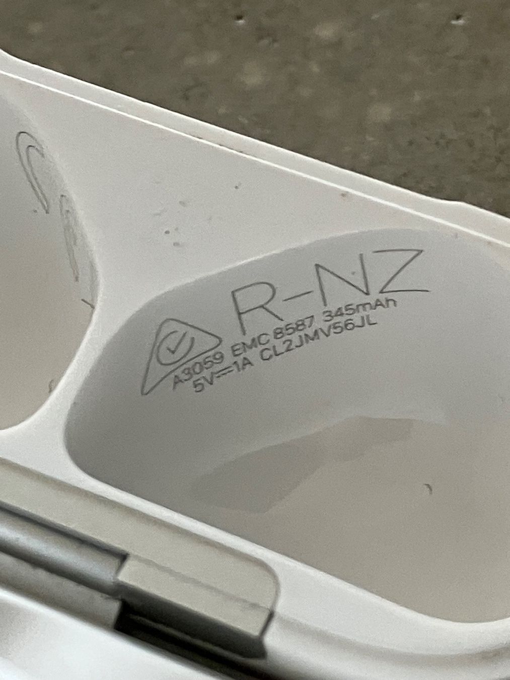 Apple Cuffie: APPLE AIRPODS 4 CASE ANC – Usato da Lausanne venduto da mr.v 4