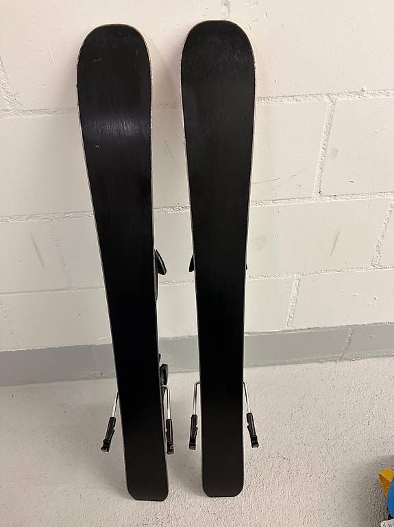 Skis: Kinder-Ski-Set – Gebraucht aus Kriens von Buddha2809 2