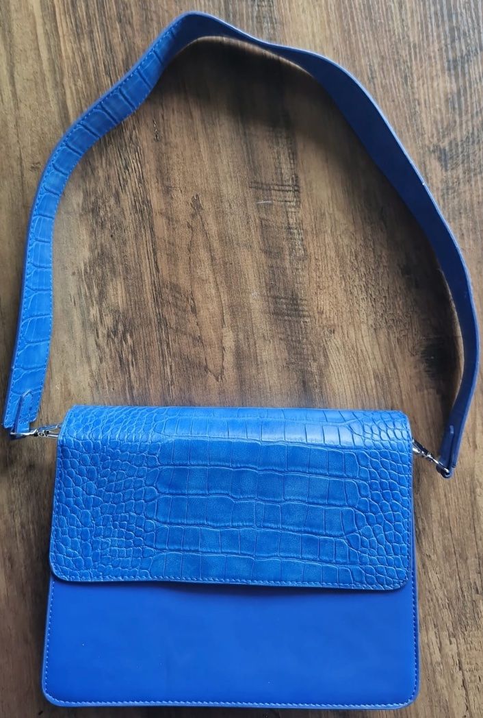 Borse da donna: Blaue Umhängetasche in Kroko-Optik – Nuovo (secondo la descrizione) da Thun venduto da abi_g9fg