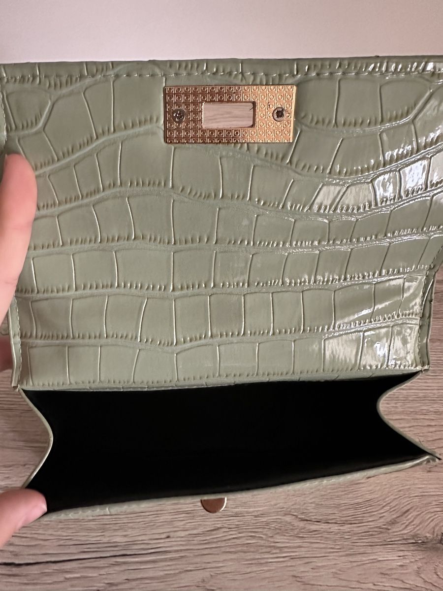 Sacs femmes: Grüne Handtasche in Kroko-Optik – Neuf (Voir description) à Dänikon ZH par oliveira_4 2