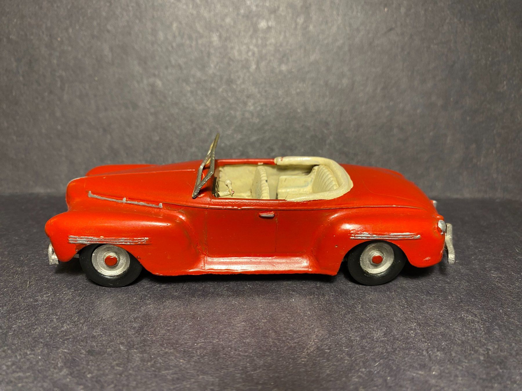 Dodge Modellini d'auto: Dodge Convertible 1940 - 1:43 – Usato da Spiez venduto da Maerggi