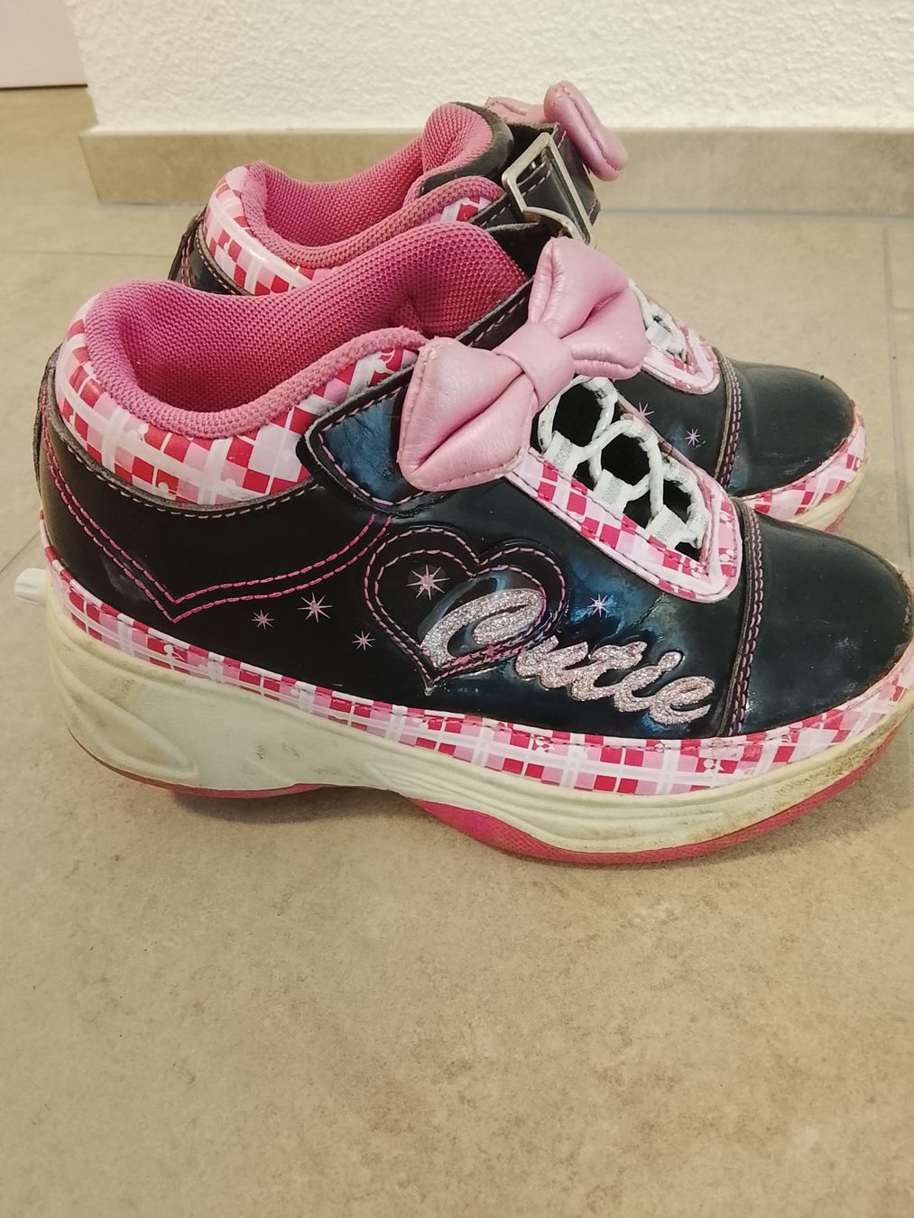 Elefanten Scarpe per ragazzi: Kindersneakers mit eingebauter Rolle – Usato da St. Gallen venduto da Fluros 1