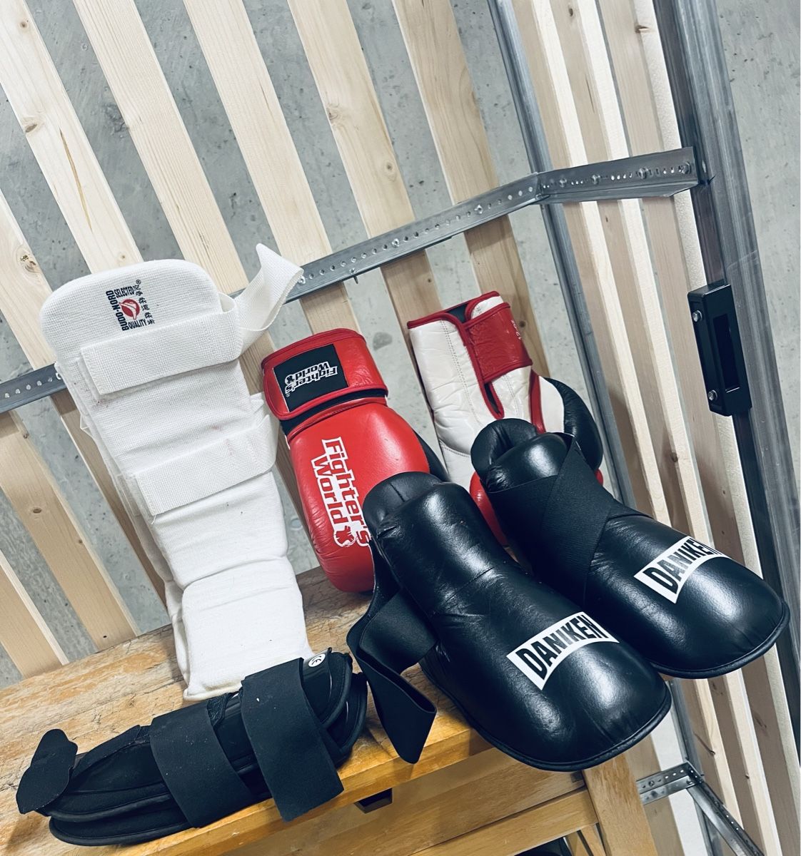 Guanti & manicotti: Boxing🥊 Handschuhe, Schuhe – Usato da Zürich venduto da Bidon3011