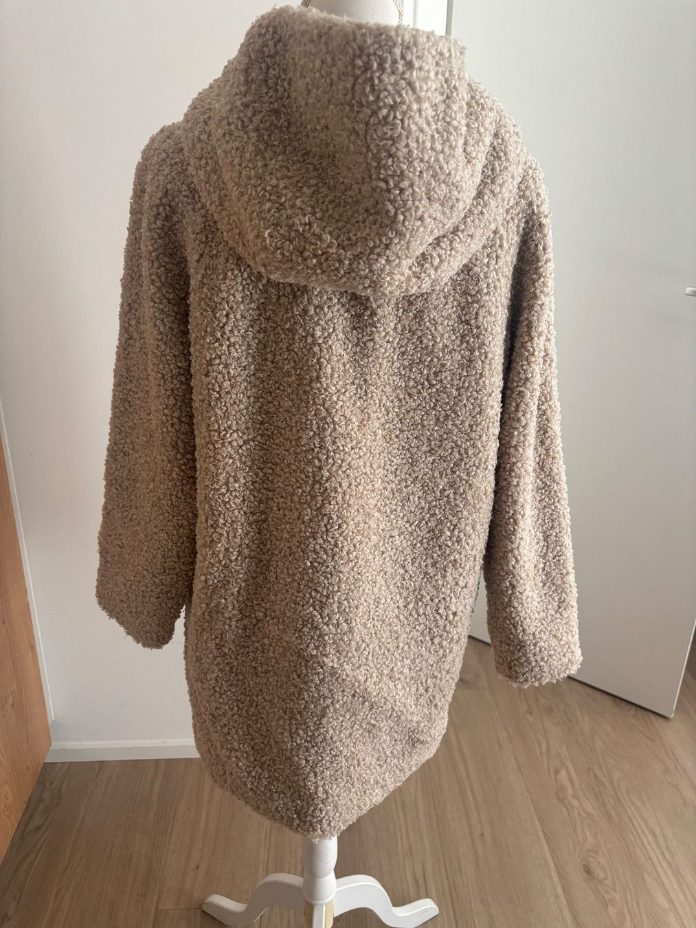 Mäntel: Sehr schöner Mantel hell-beige 36 – Gebraucht aus Zürich von McQeen 2