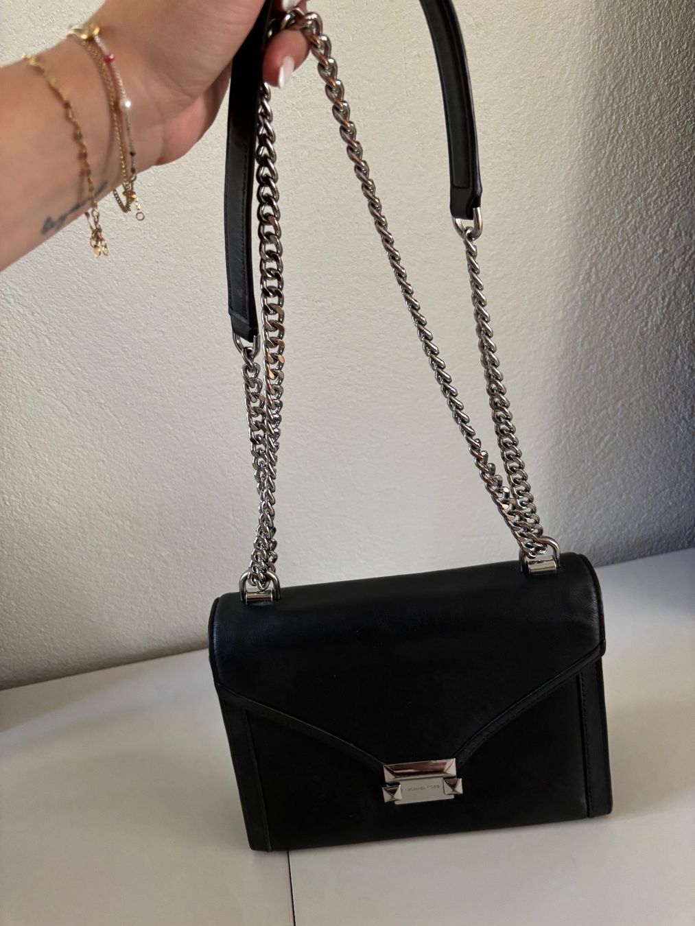 Michael Kors Borse da donna: Schwarze Michael Kors Handtasche – Usato da Zürich venduto da sim.one00 4