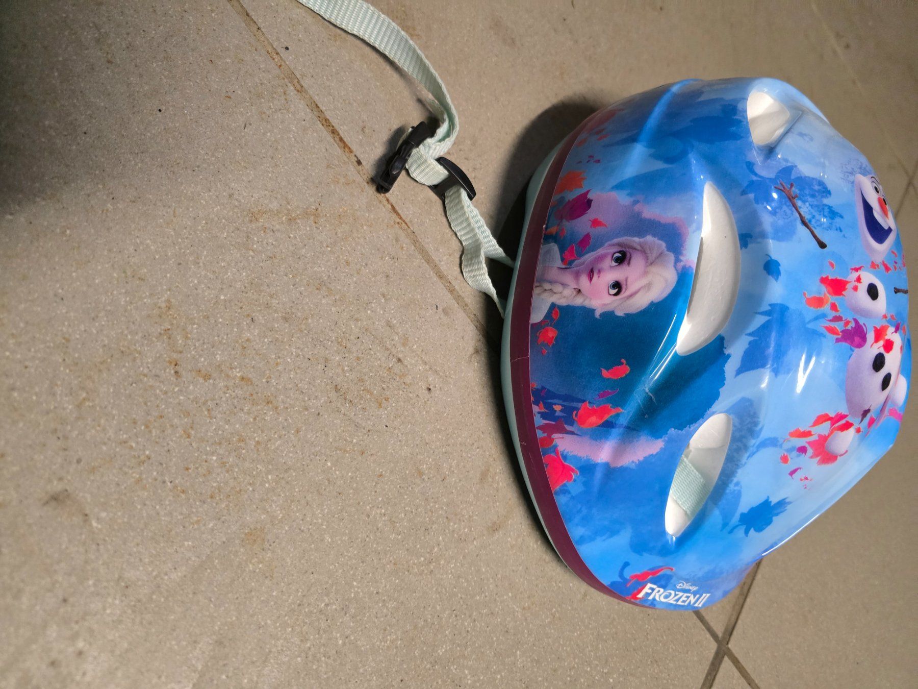 Vélos: Kindervelo mit Helm – D'occasion à Lütisburg par snehulienka88 5