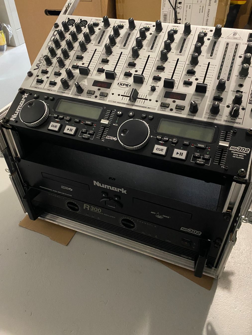 Console di mixaggio: DJ-Rack / DJ-Komplettanlage im Flightcase – Usato da Siselen BE venduto da Helfi70 3