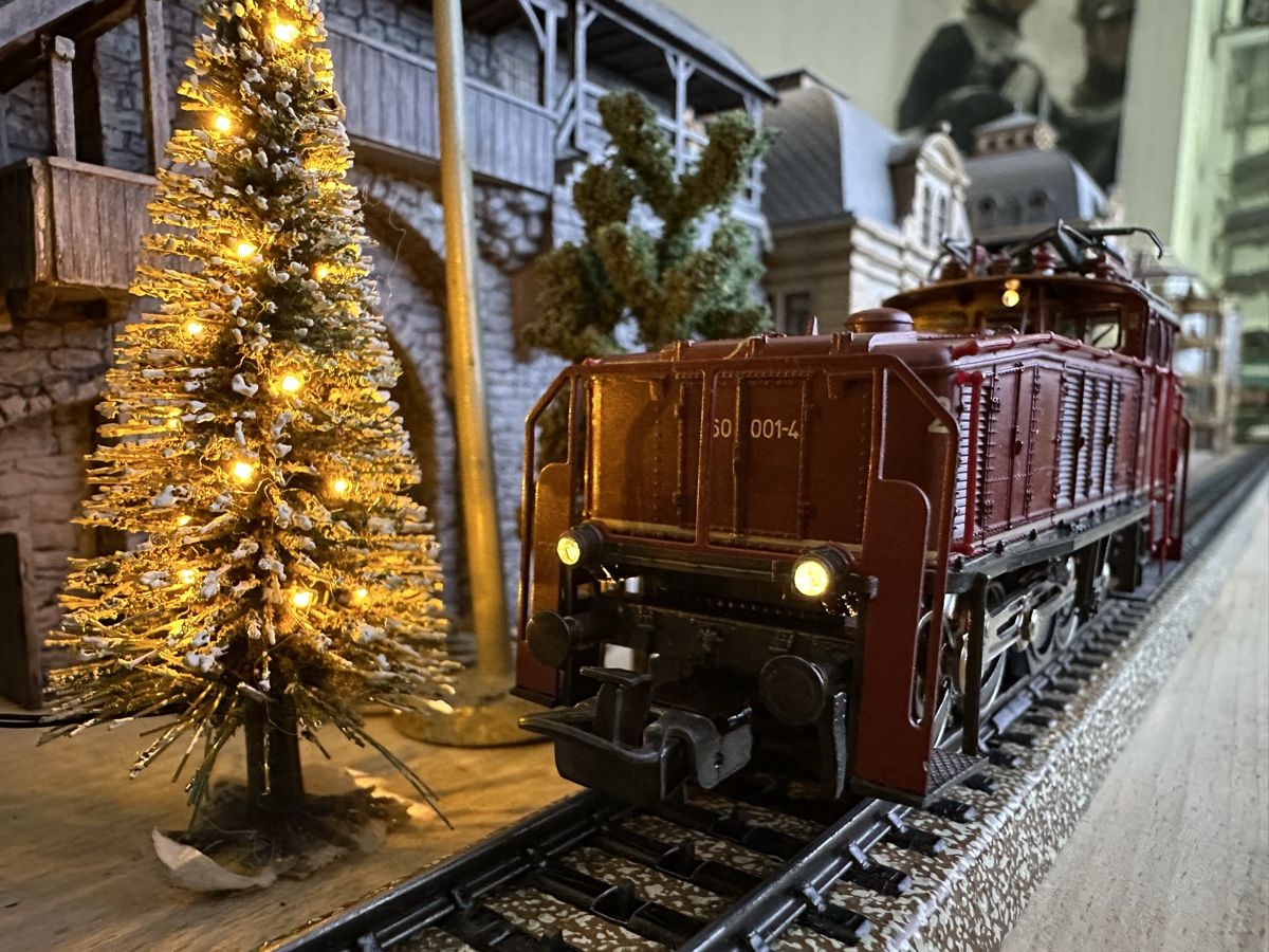 Märklin Modellini di ferrovie: Märklin 3157 DB BR 160 – Usato da Lupsingen venduto da New-Haven