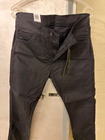 Levi's 519 schwarze Jeans W33 L34 neu mit Etikett