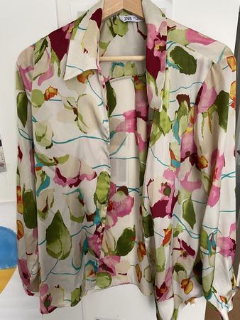 Bluse Zara Blumenmuster Grösse M