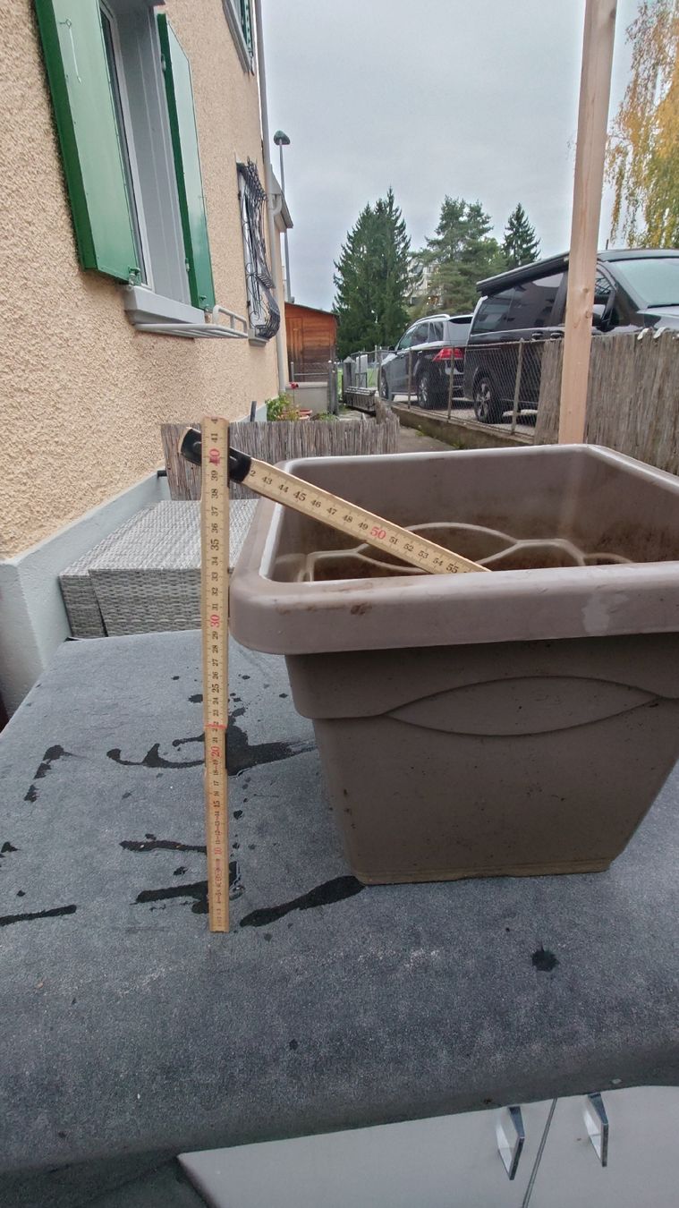 Box contenitori: Gebrauchte Blumentöpfe, Kunststoff, braun, 4er Set – Usato da Dübendorf venduto da DCest