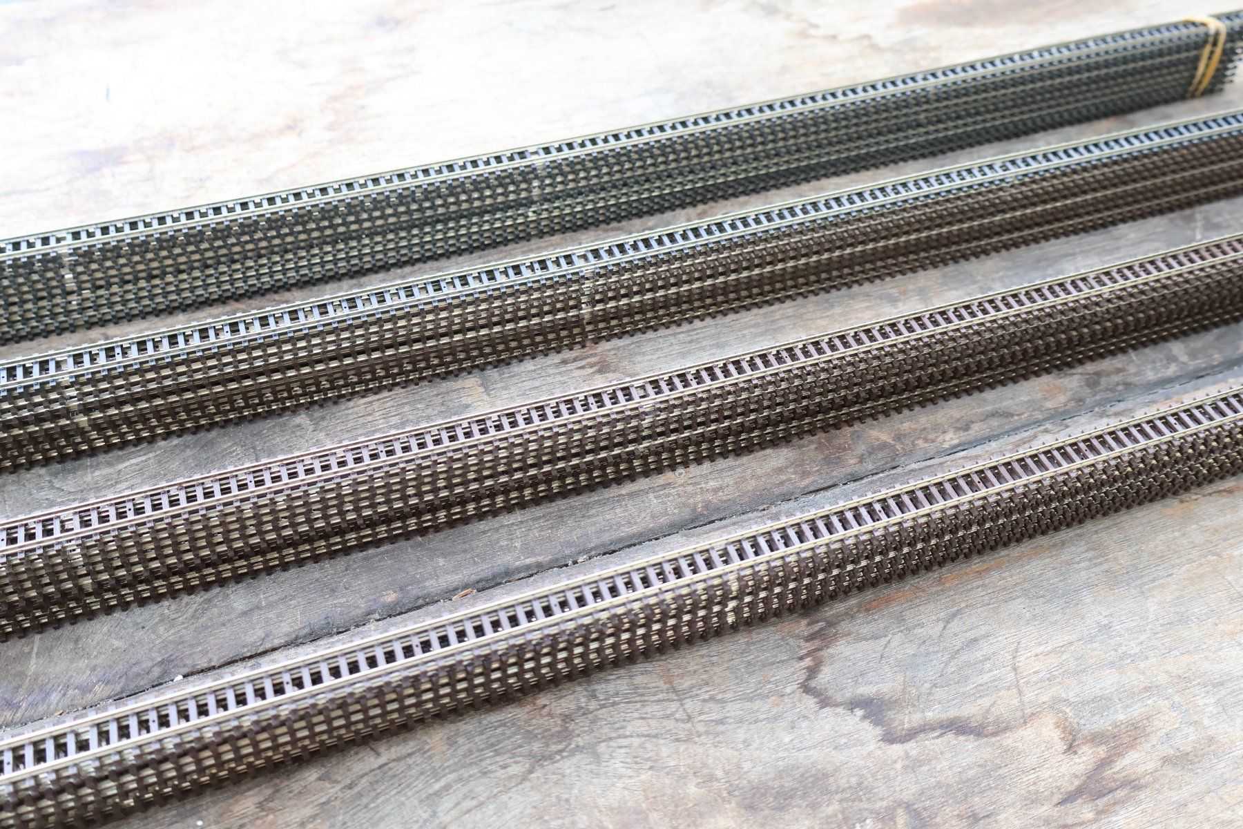 Fleischmann Modellini di ferrovie: Fleischmann/ROCO 40 x langes Flexgleis 22201 - Spur N – Usato da Winterthur venduto da Monstera 5