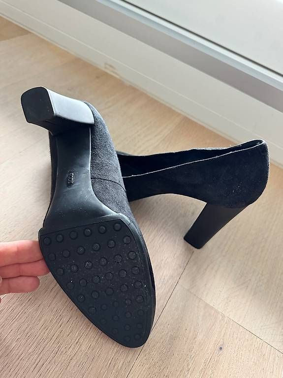 Tod'S Scarpe da donna: Tods Pumps schwarz Gr 40 – Usato da Meilen venduto da JuliaFantasma 1
