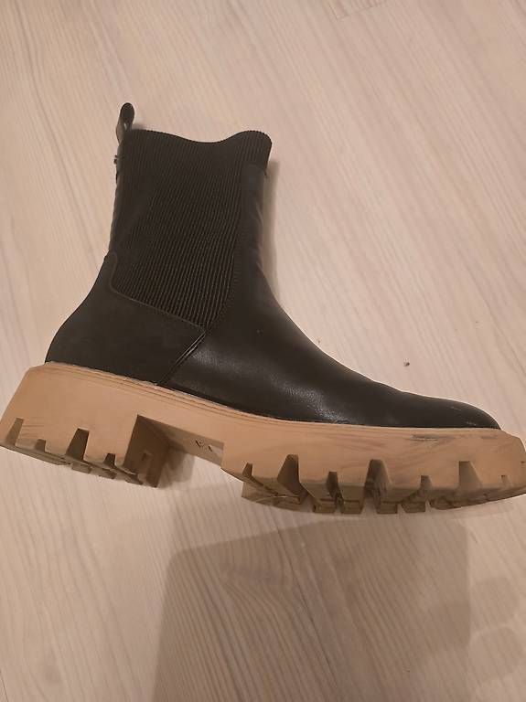Scarpe da donna: Boots – Usato da Gutenswil venduto da evita.64 1