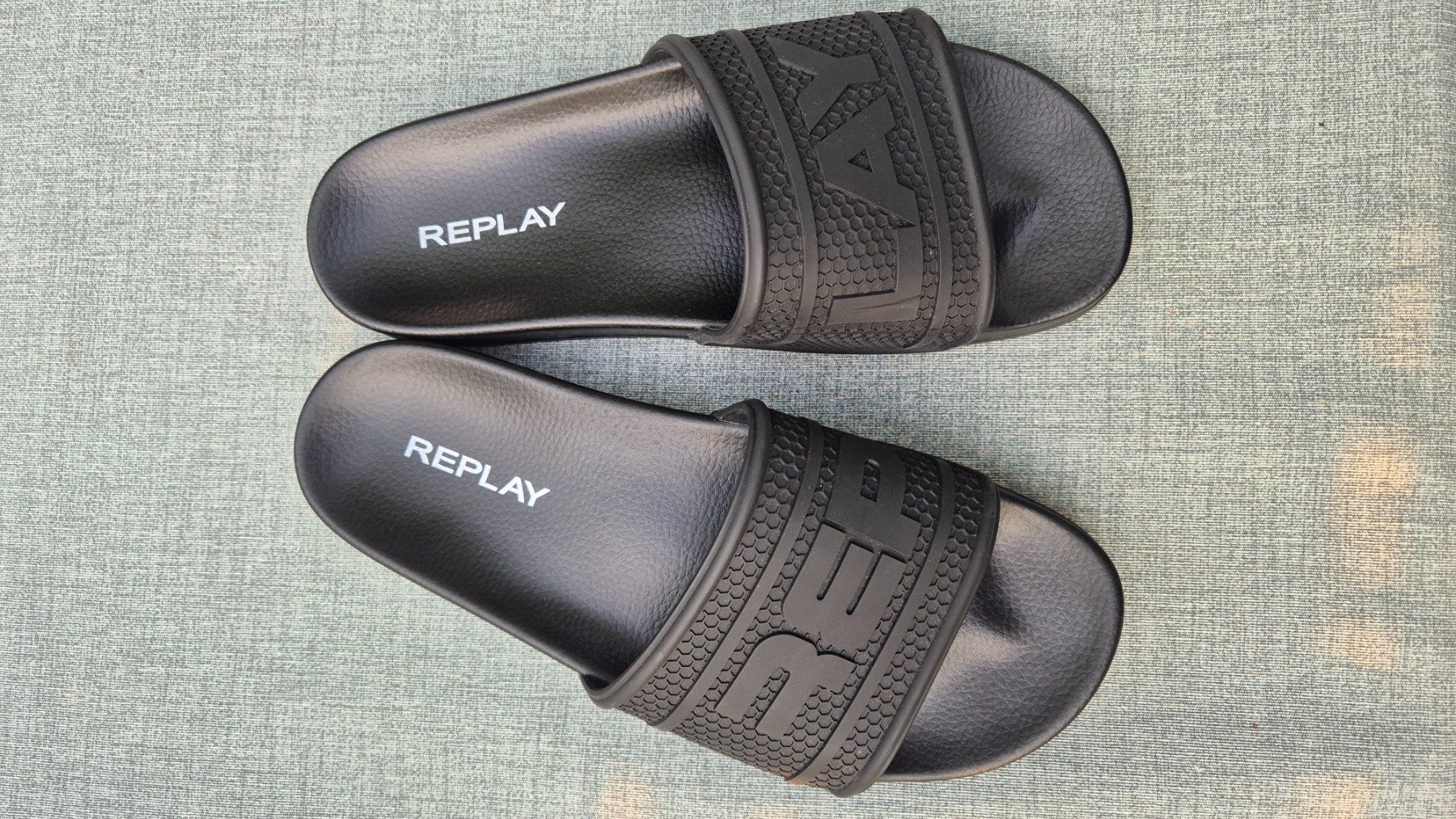 Replay Scarpe da uomo: Badelatschen REPLAY schwarz Grösse 43 neu – Nuovo (secondo la descrizione) da Wängi venduto da Maur1 1