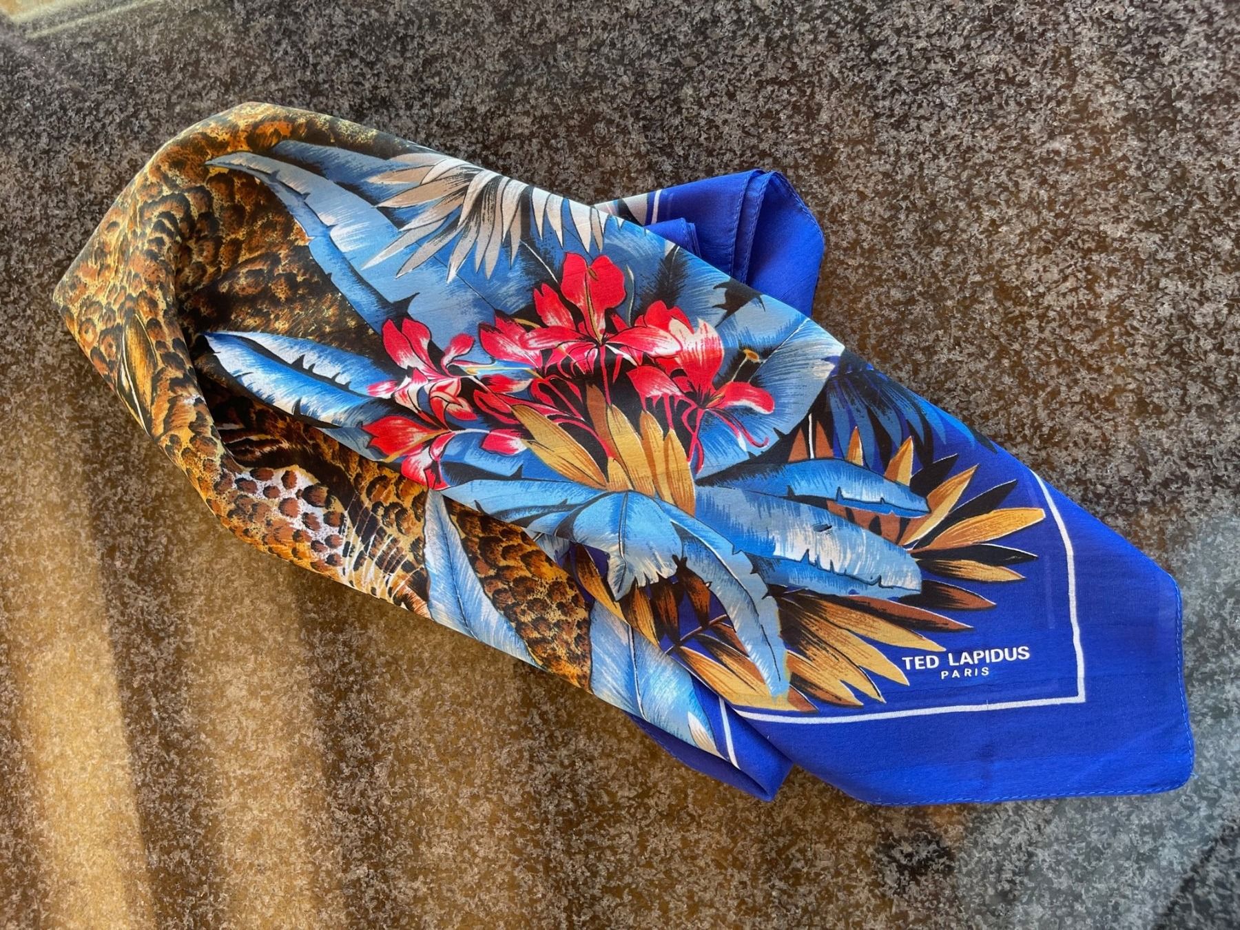 Foulard & Sciarpe: Foulard TED LAPIDUS – Usato da La Croix (Lutry) venduto da Sporades 1