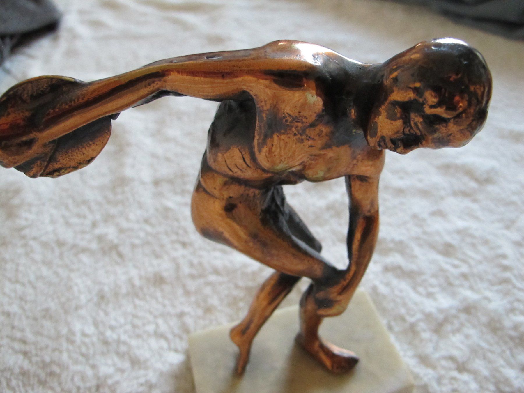Skulpturen & Statuen: Bronze Skulptur Figur Diskuswerfer Alt ca. 1 Kg Schwer – Gebraucht aus Altnau von LinaAuktion 1