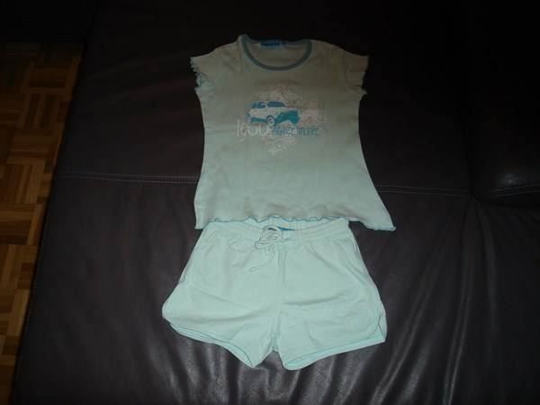 Lotti & Set di vestiti: T-Shirt mit kurze Hose – Usato da Horw venduto da Benny017