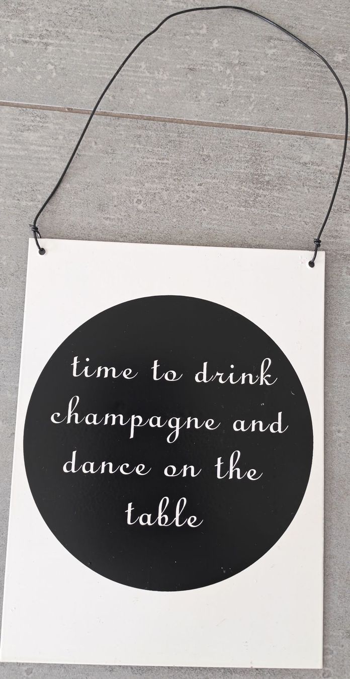 Tutte le decorazioni: Whimsical 'Champagne & Dance' Sign - Party Decor – Usato da Büsserach venduto da mis_fg52