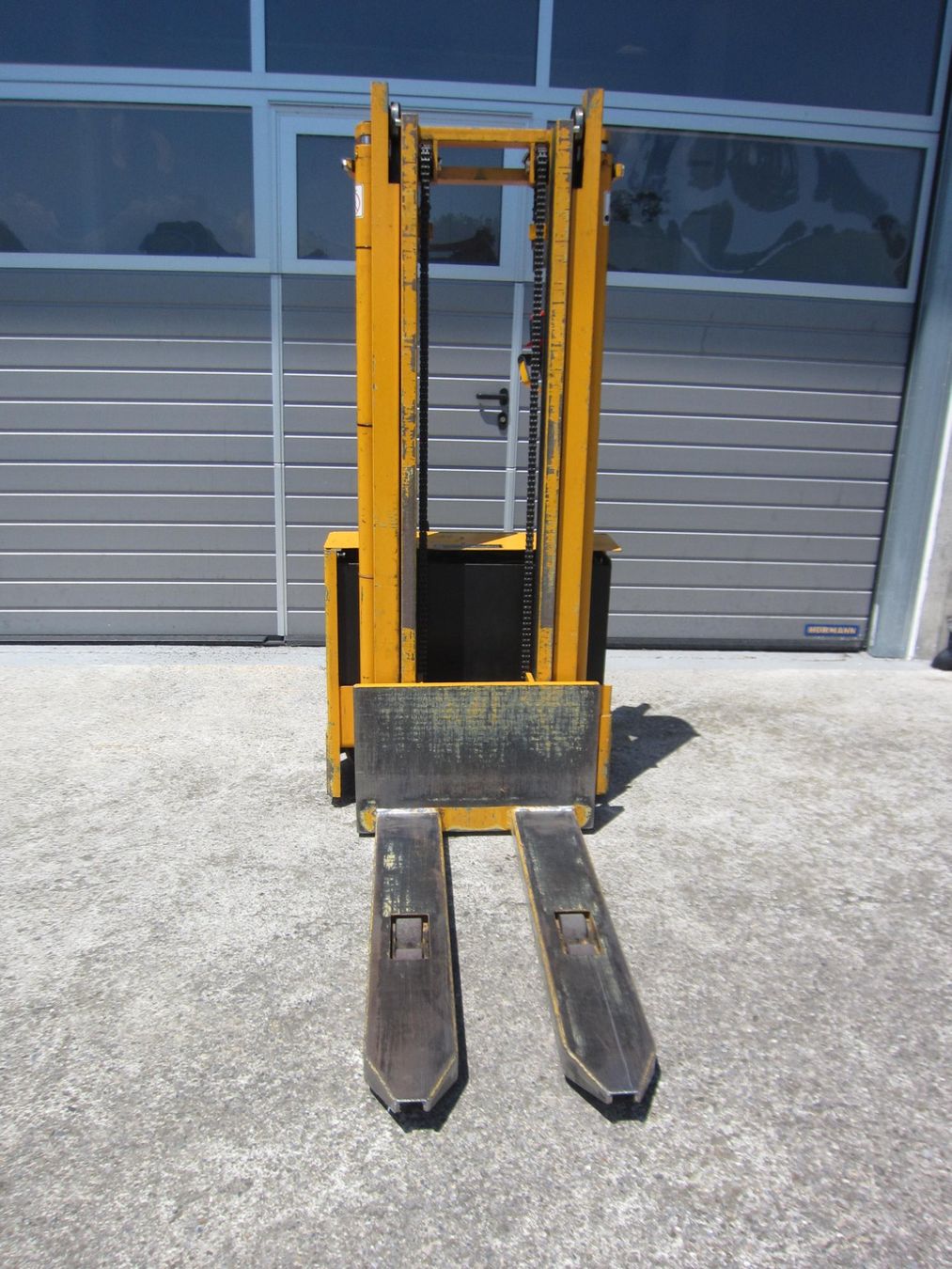 Ameise Carrelli elevatori e a forche: Ameise, Stapler, Deichselstapler, max. 1250kg, max. 3.00m – Usato da Hämikon venduto da Hochstapler99 2