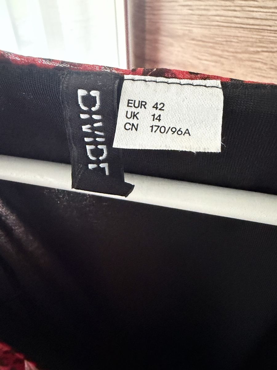 Vestiti: Damen Kleid, Grösse 42, von Divided – Nuovo (secondo la descrizione) da Au ZH venduto da FMRF 1