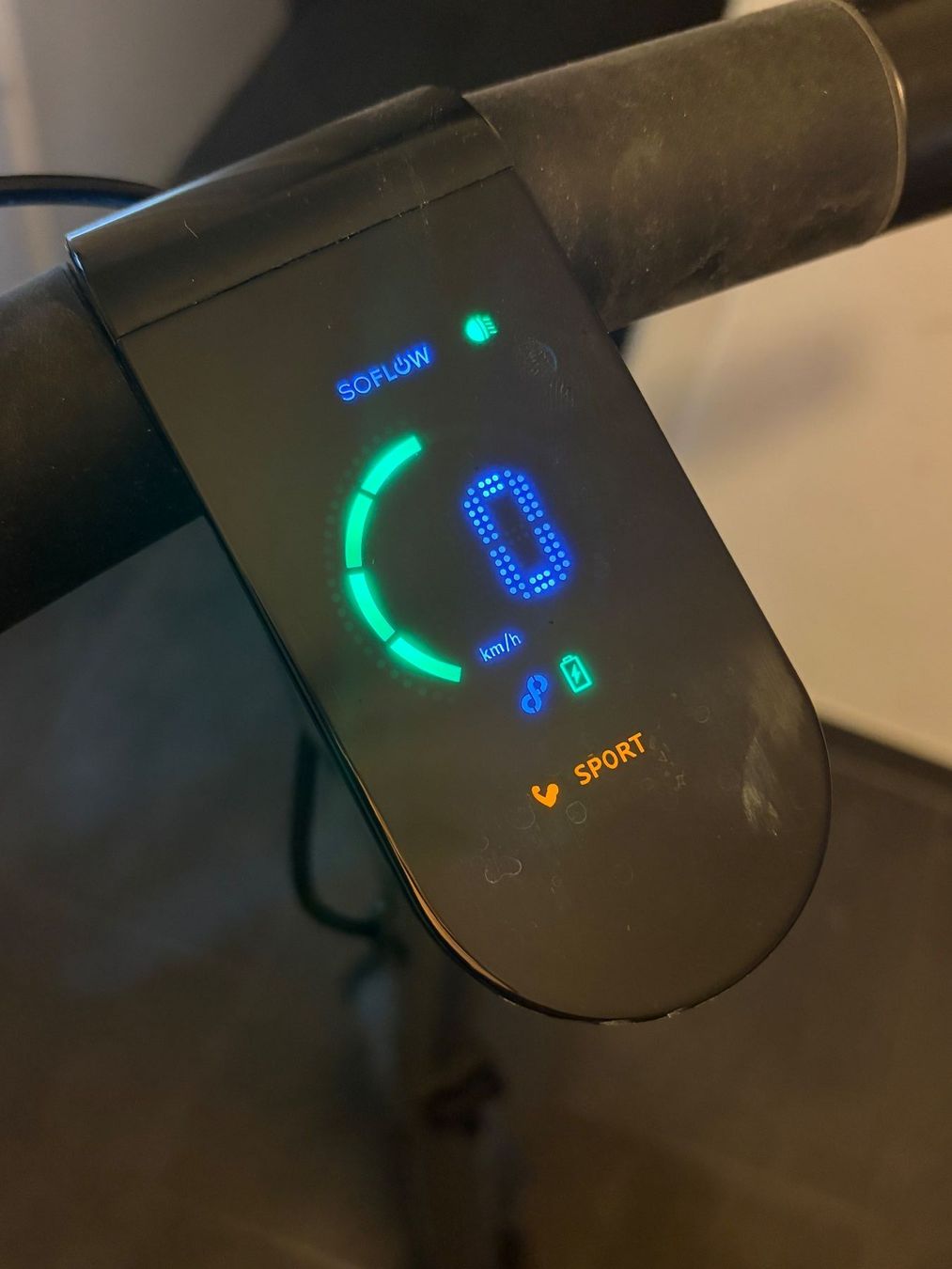 Scooters: SoFlow SO ONE+ E-Scooter ab 1 Fr! – Gebraucht aus Biel/Bienne von Noire 3