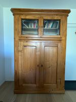 Bauernschrank mit Vitrine. Abholort: 3312 Fraubrunnen
