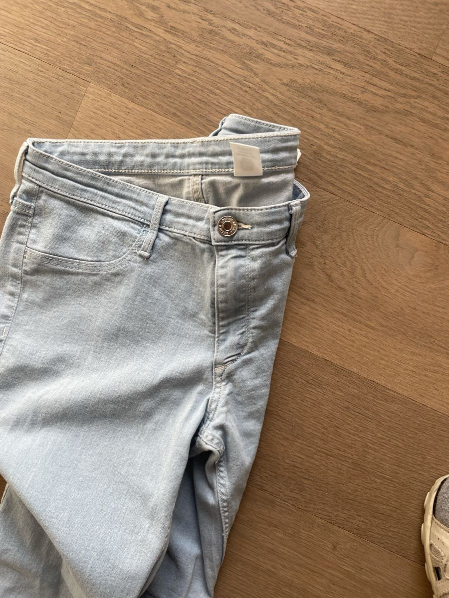 Pantaloni: H&M Skinny Jeans Hellblau Gr.  Gr.158 – Usato da Steinhausen venduto da Piaweber1943. 1