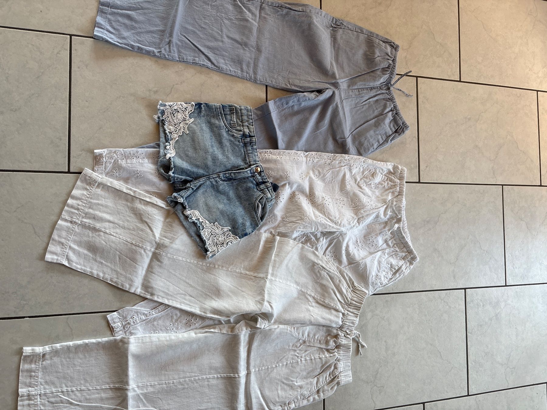 Lotti & Set di vestiti: Sommerhosen  Set  Grösse 152 – Usato da Nottwil venduto da wasserlufterde