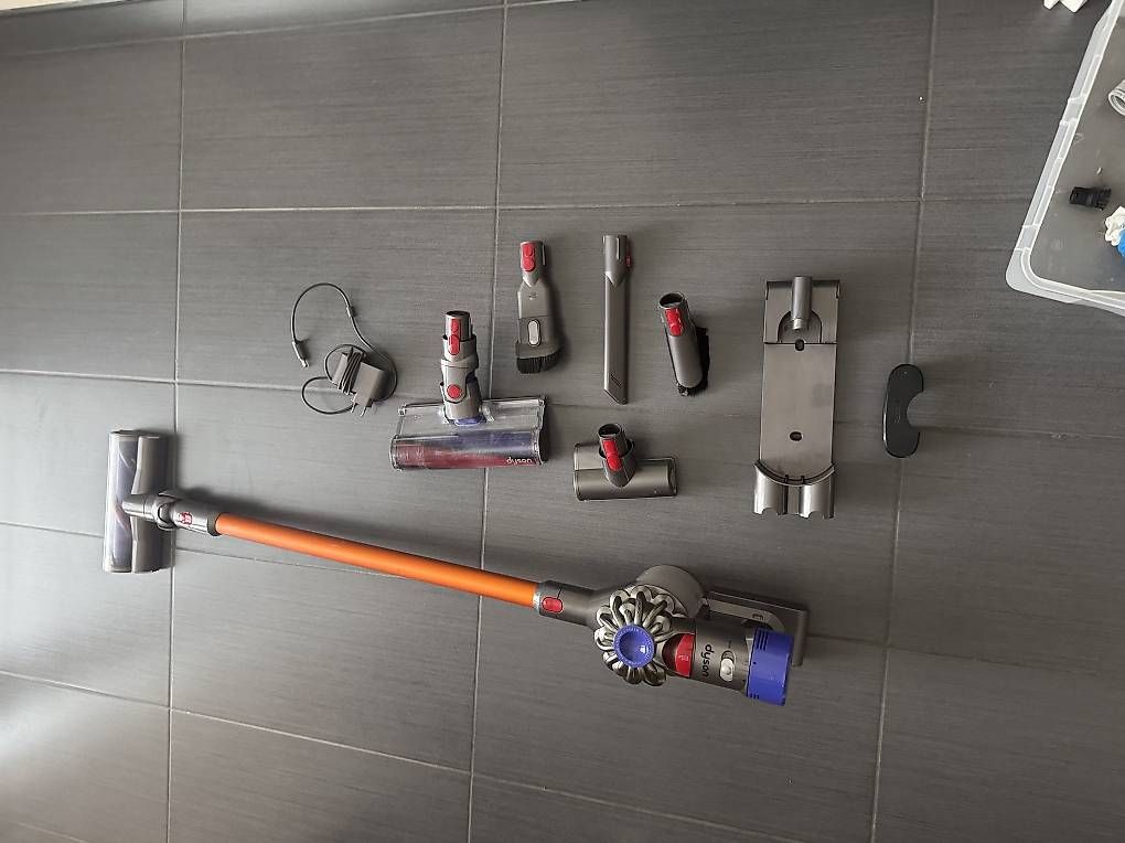 Staubsauger & Zubehör: Aspirapolvere - Dyson SV10 – Gebraucht aus Osogna von mat_yjv7 4