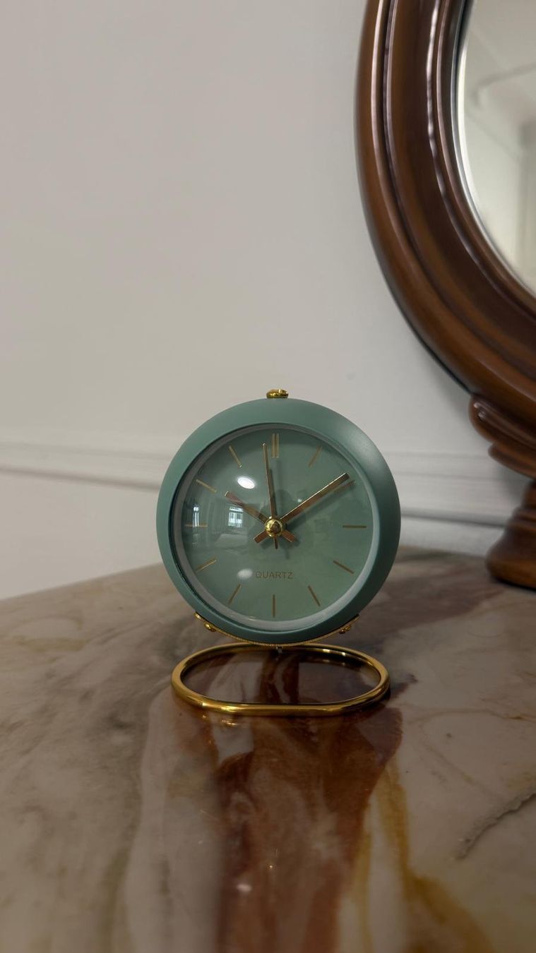 Swiss Orologi: Retro-Stil Uhr – Nuovo (secondo la descrizione) da Zürich venduto da dus_gln9 1