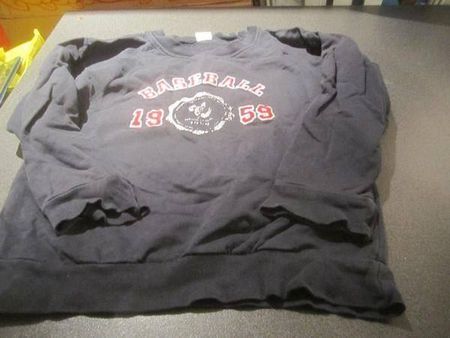 Pullover Grösse 116, dunkelblau, Aufdruck