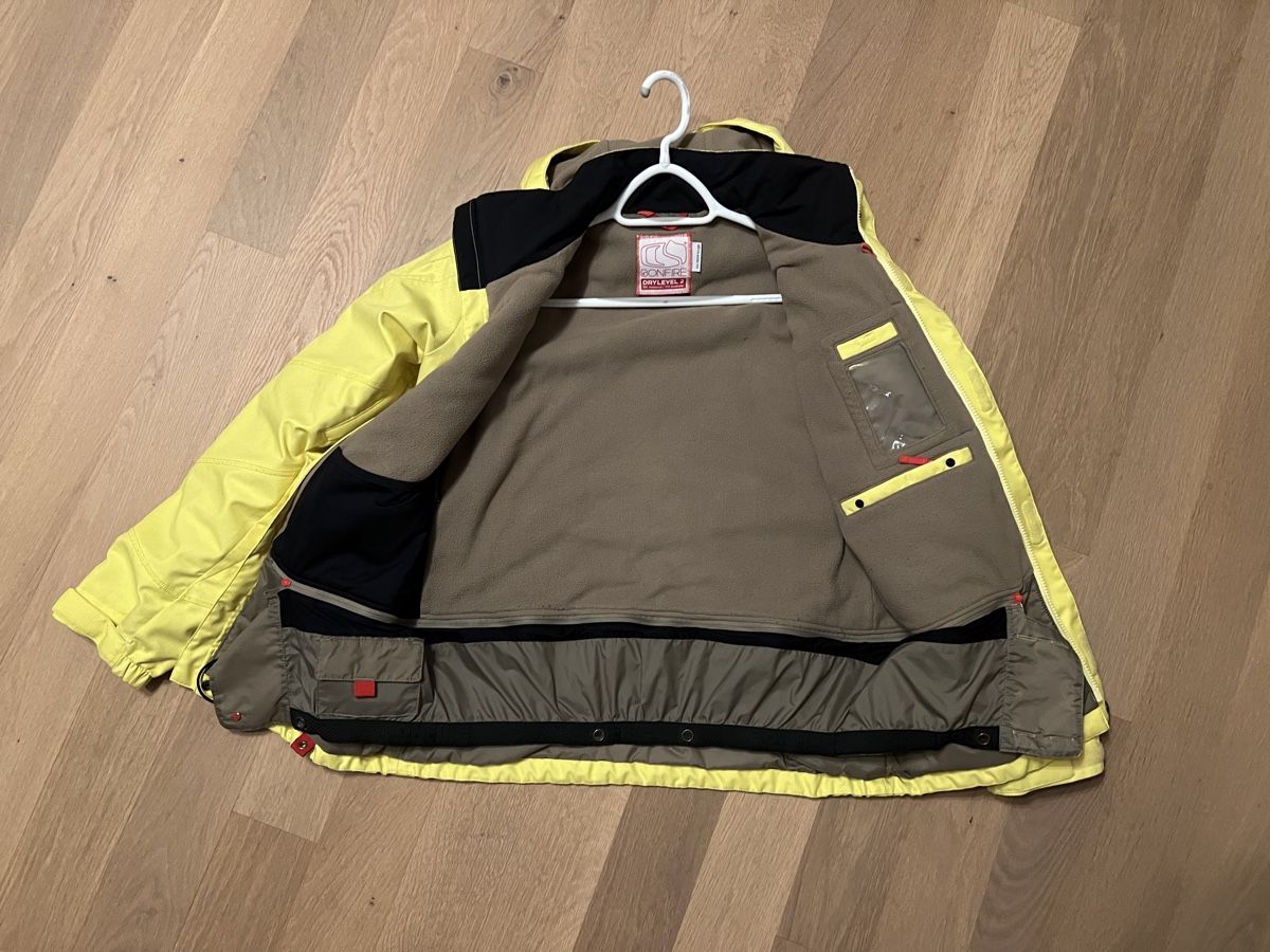 Giacche: Bonfire Ski-/Snowboard-Jacke Grösse M – Usato da Laax GR venduto da MountainAnd 2
