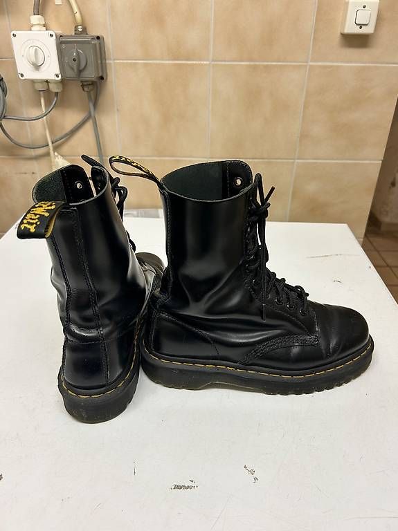 Scarpe da donna: Dr. Martens Stiefel Damen Gr. 40 – Usato da Zürich venduto da cam_26fh 2