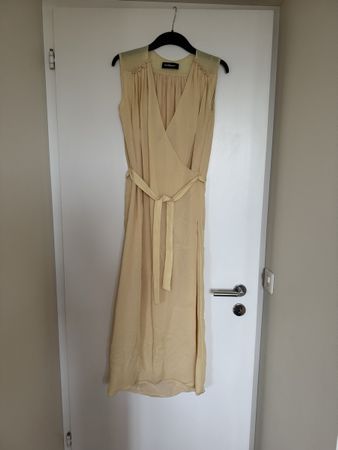 Seidenkleid von Kaviar Gauche in Buttergelb