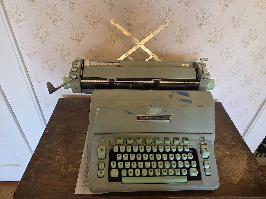 Hermès Macchine da scrivere: Machine à écrire Hermes ambassador – Usato da Coppet venduto da adu_bk8n 1