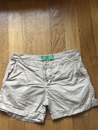 Shorts United Colors of Benetton beige taille xl