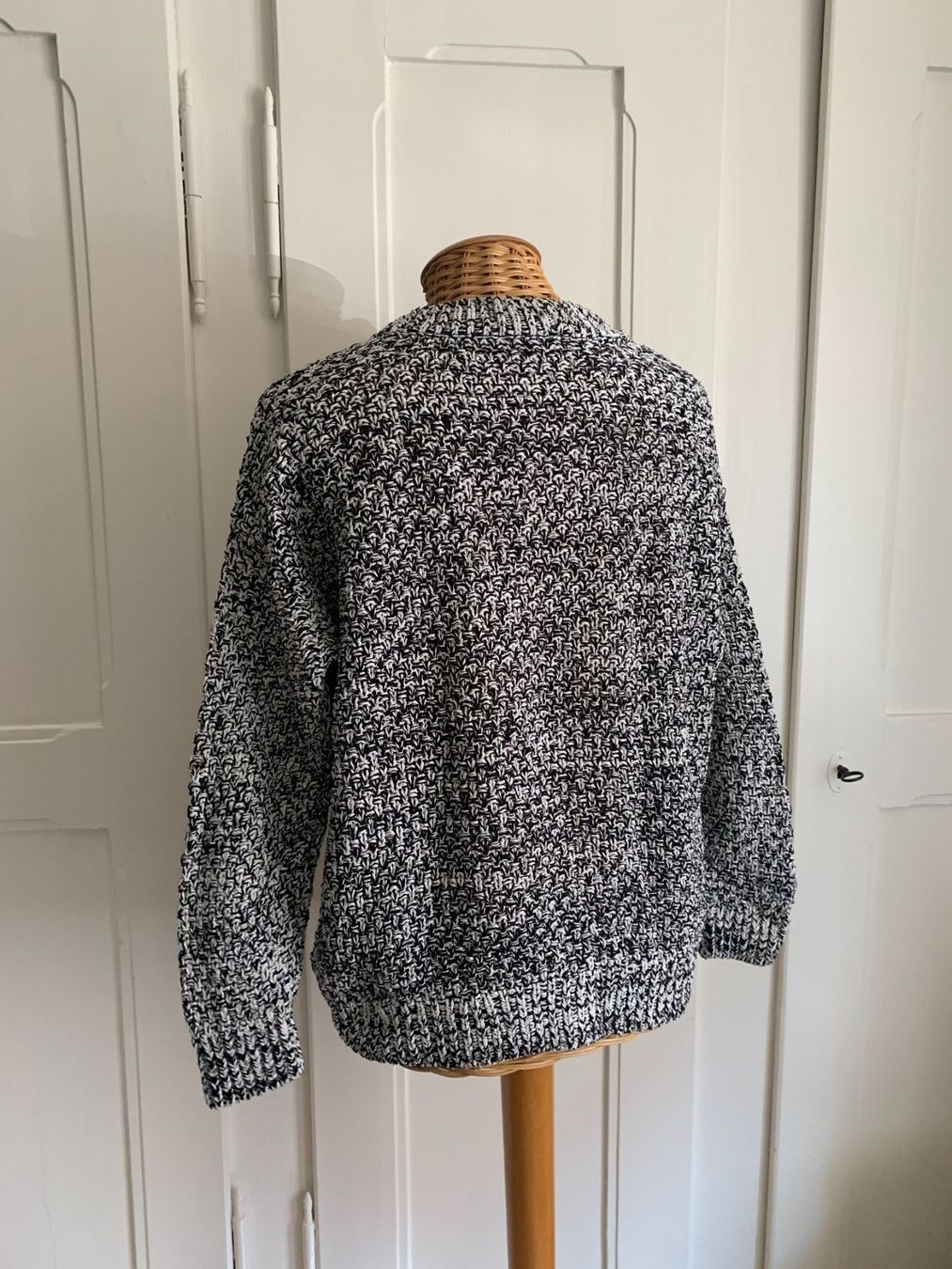 H&M Maglioni & Felpe: Strickpullover schwarz-weiss S – Usato da Zürich venduto da Diazaio 2